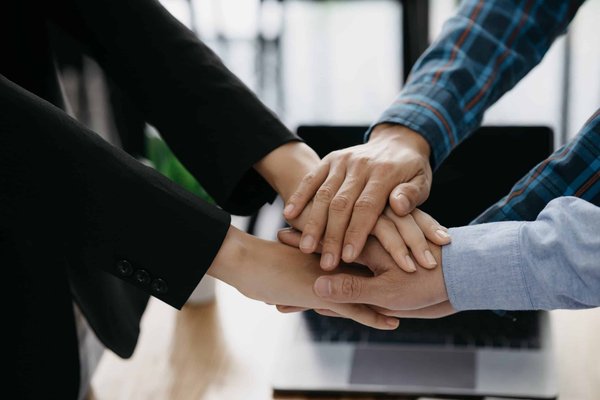 How Can You Match Your Nail Color to Your Outfit for a Polished Workday Presentation?